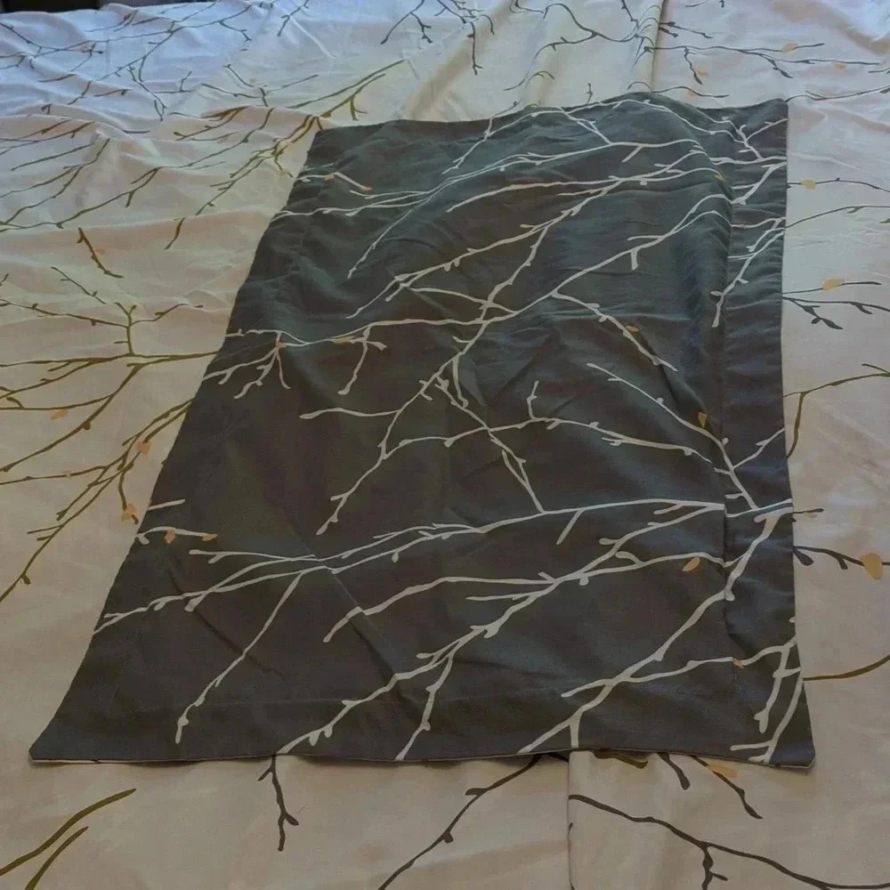 King Duvet Cover and Pillow Cases - Picture 8 of 11